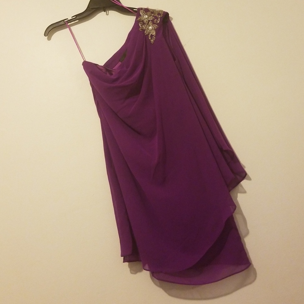 Off the shoulder purple short cocktail dress